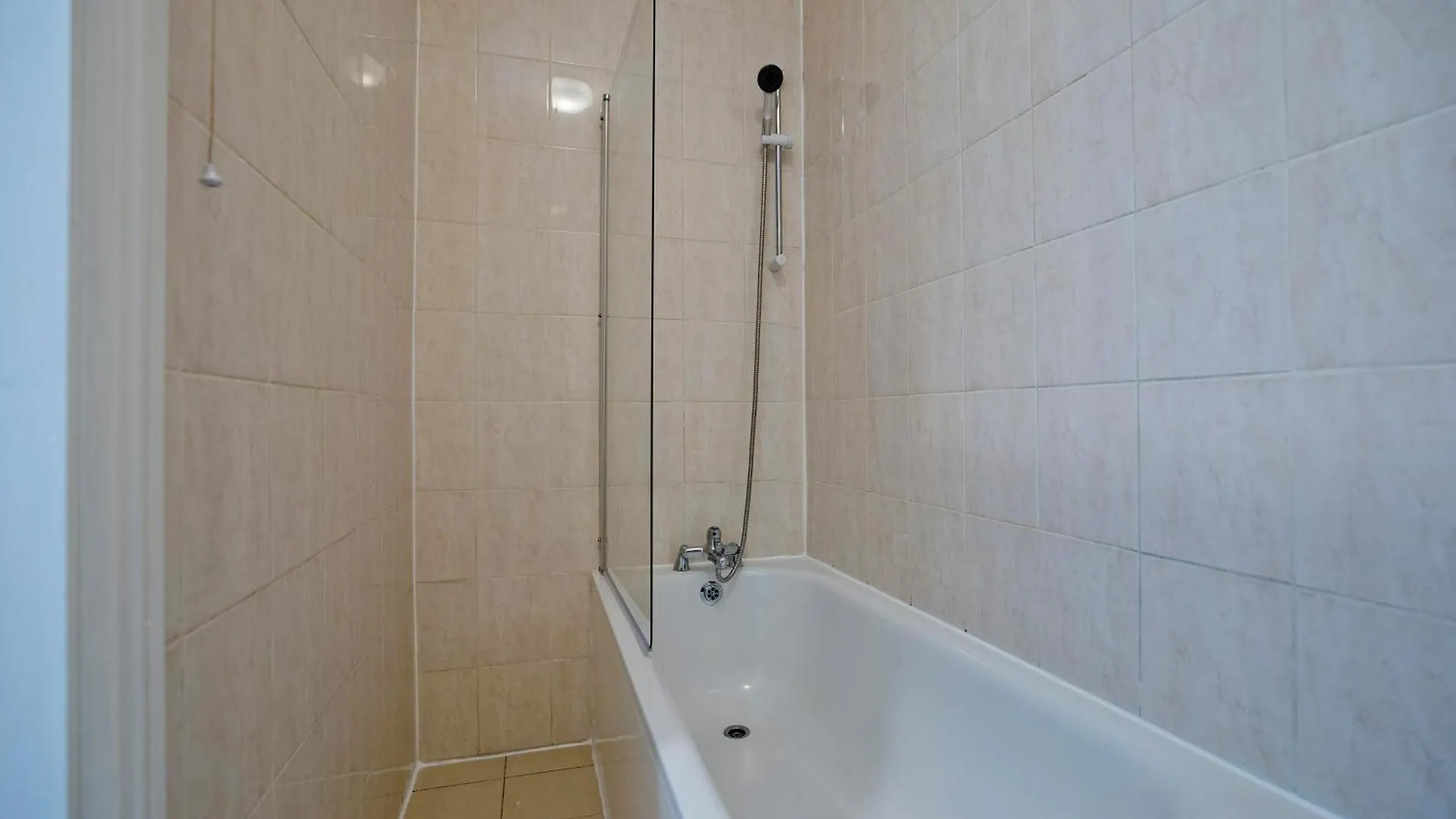 Imperial Brick Lane Apartments London 0*,